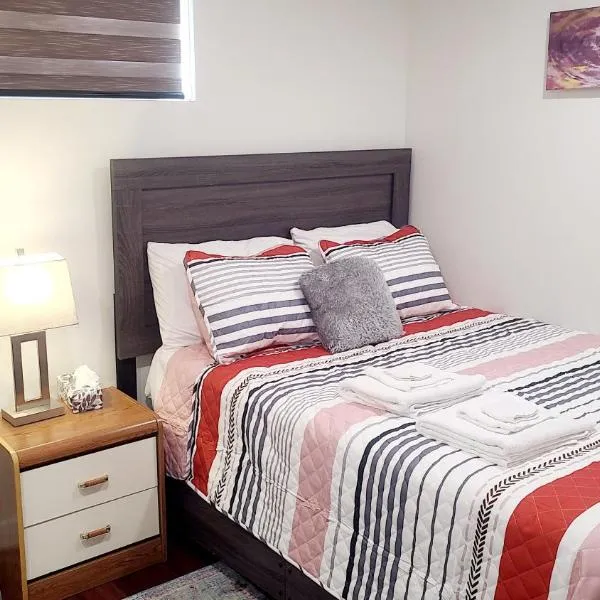 Two luxury bedrooms in the basement, hotel in Winnipeg
