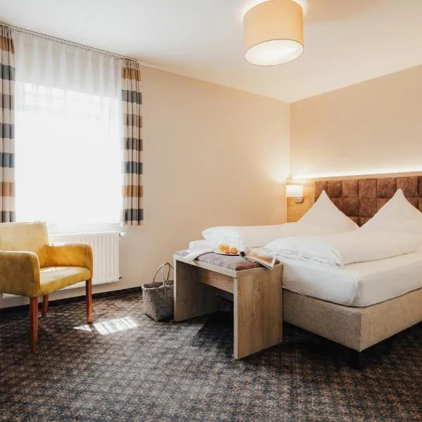 Landgasthof & Hotel zur Rose Berg, hotel v destinaci Ehingen