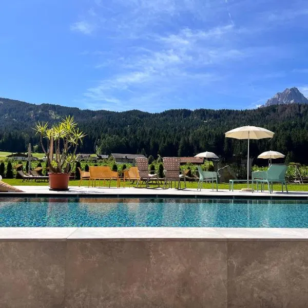 Helmhotel, hotel in San Candido