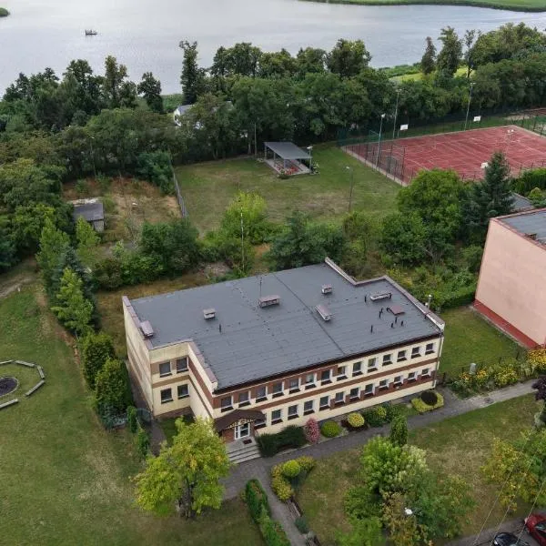 Szkolne Schronisko Młodzieżowe Morena, hotel v destinaci Osieczna