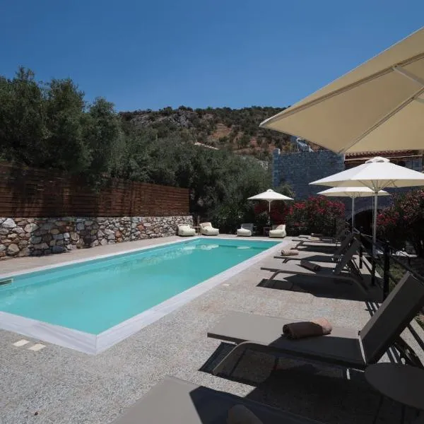 CASA DI MANI KOTRONI Vacation 2 bedroom Maisonette with shared pool, Hotel in Kotrónion