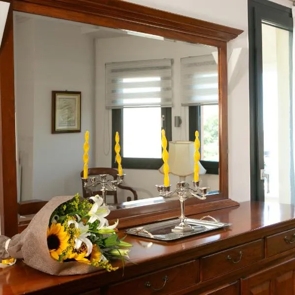 ISLAND Time Deluxe Apartment Downtown 3 floors, hotel v destinaci Chios