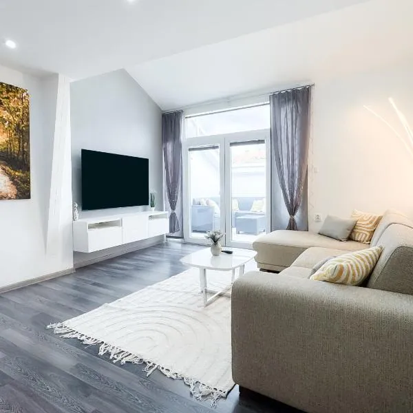 Castle View Retreat Breakfast available, hotel in Trenčín