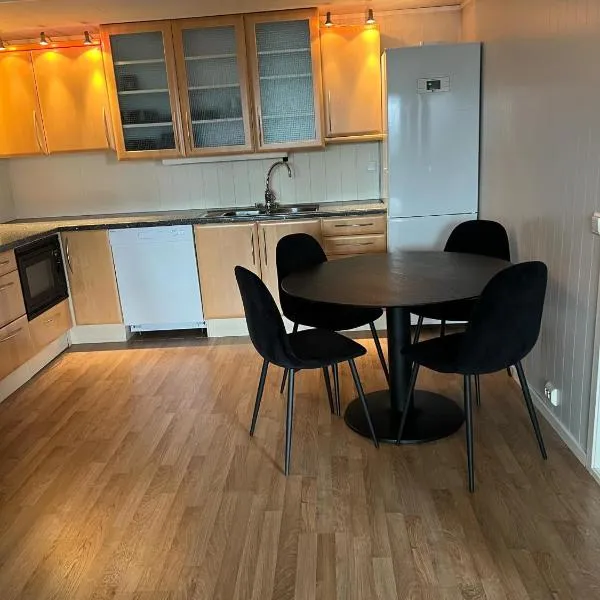 Kozy apartment close to city center, hotel v destinaci Tromsø