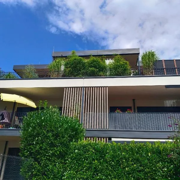 Guest room with private shower and toilet near Salzburg City, hôtel à Kuchl