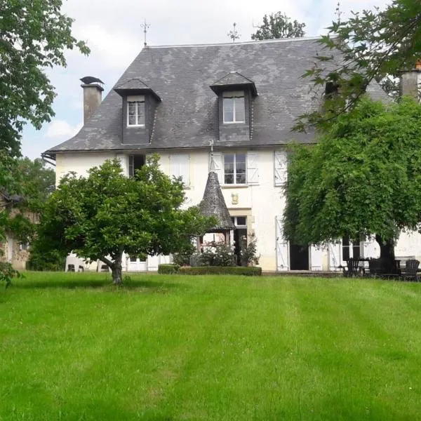 Chateau De Chaunac, Hotel in Naves