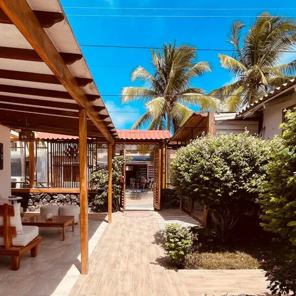 Hotel Coral Blanco with high speed internet Starlink and Galapagos Tour Operator, hotel in Puerto Villamil