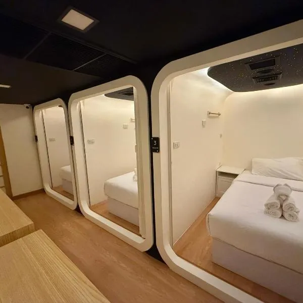 Hakotel, хотел в Bang Rak