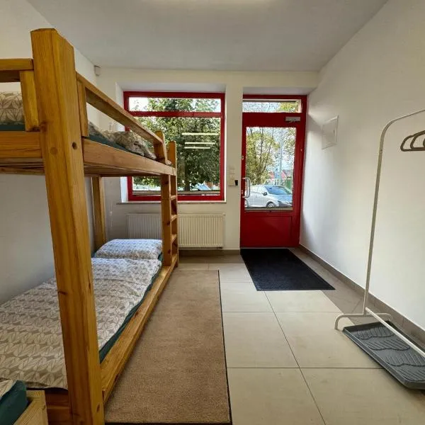 Nocleg krótkoterminowy w centrum Rakowa dla 4 osób、Rakówのホテル