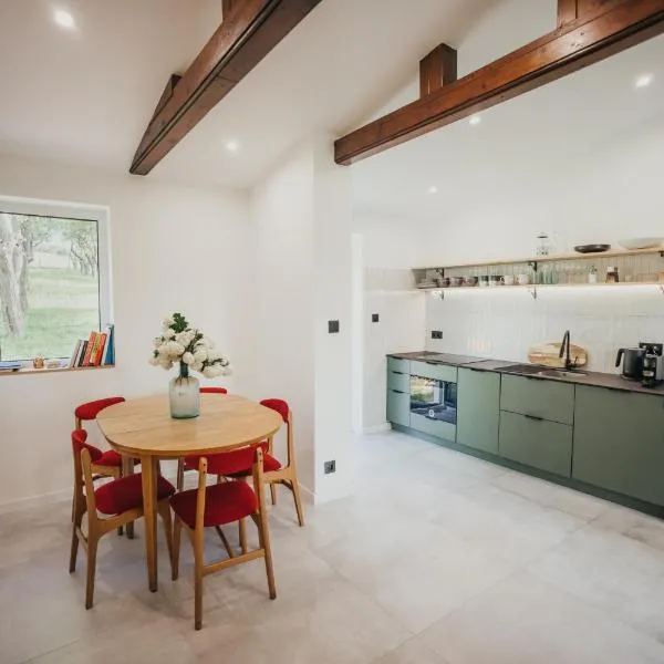 Śliwkowy Sad-Plum Orchard-Jura, ξενοδοχείο σε Mirów