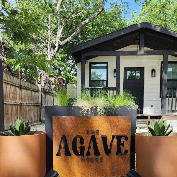 Cozy 1BR Tiny Home near Downtown and NB Rivers, hotel en New Braunfels