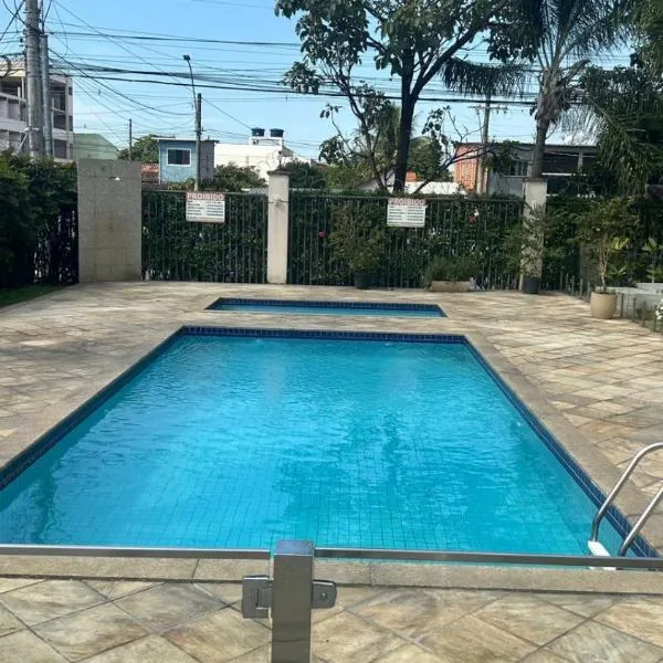 Apto c piscina e WiFi no coração de Colina de Laranjeiras, hotel v destinaci Serra