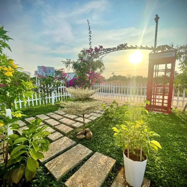 Homestay CONTAINER, hotel en Buôn Niêng