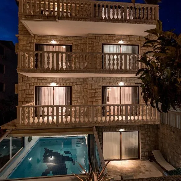 Villa Solis, hotel ve Splitu