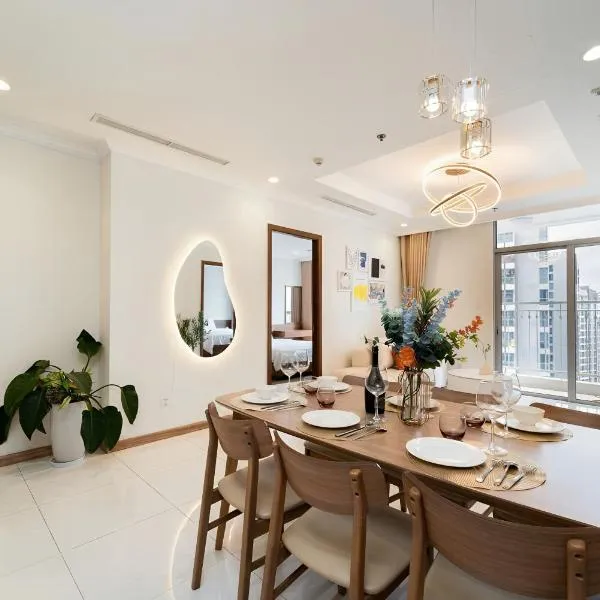Vinhomes Landmark Plus Royale Residence, hotel in Ho Chi Minh City