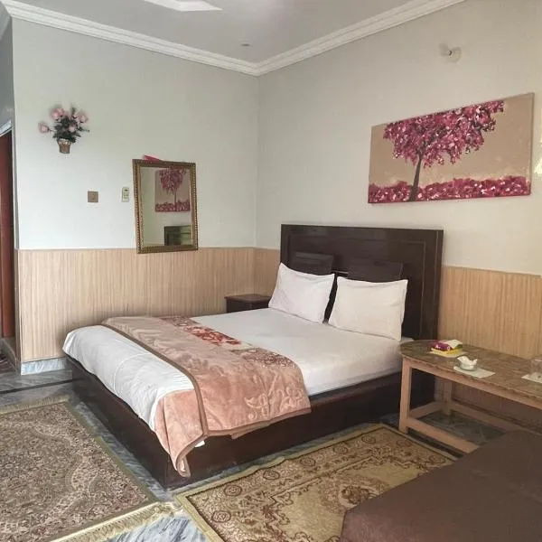 lake view hotel and resort, hotel in Khanpur