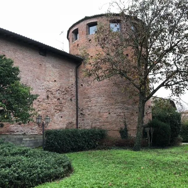 Niviano Castello, hotel in Larzano