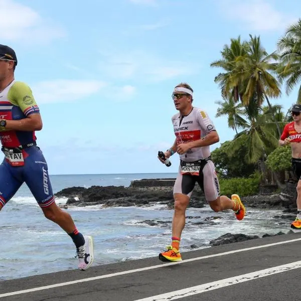 CLOSEST To IRONMAN START - ISLANDER INN CONDOS, hôtel à Kailua-Kona
