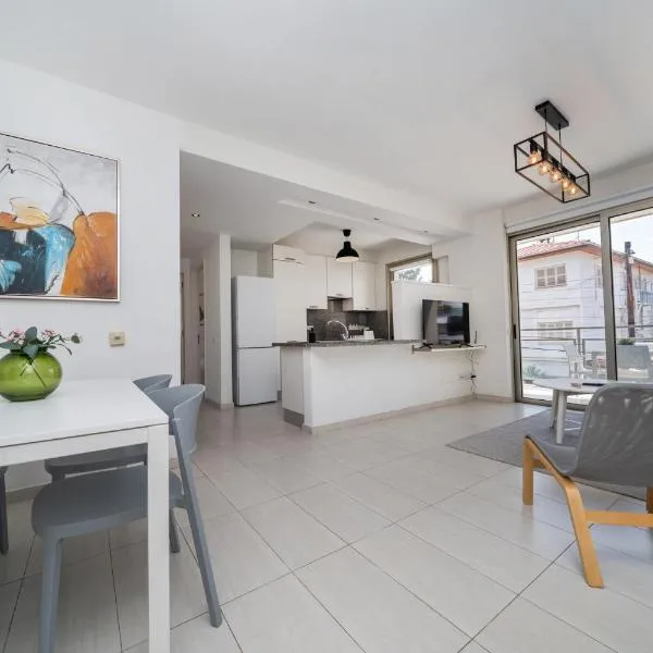 Central Luxurious 2 bedroom flat, ξενοδοχείο σε Strovolos