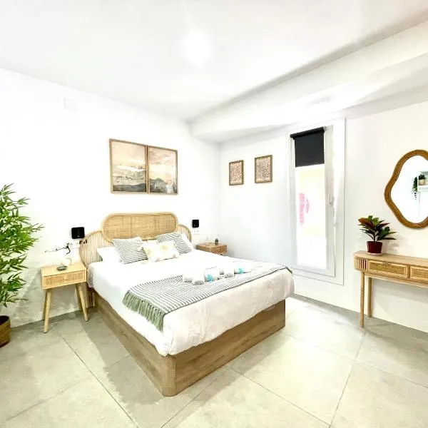 Designer studio 5 min from train Station María Zambrano and 15 min from beach、マラガのホテル