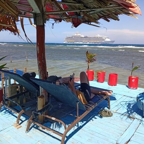Hotel Victoria s Beach House, hotel en Roatán