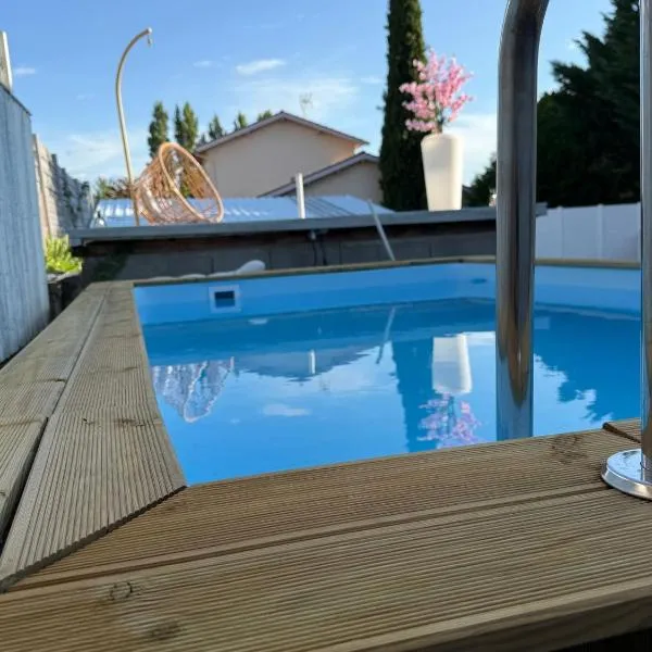 Maisonnette avec Jardin, Piscine, Netflix, hotel in Vichy