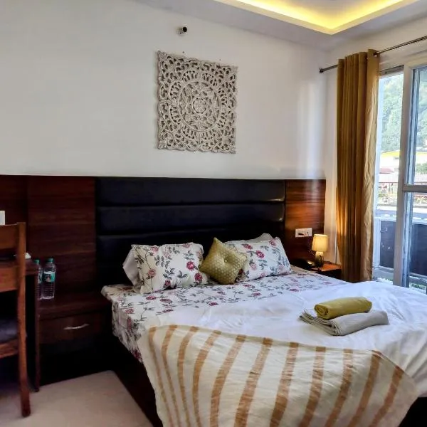 Ima Ganga Hotel - Aesthetic, Quite Mountain View Rooms with netflix, free airport pickup for 7 or more nights booking, hotel in Rishīkesh