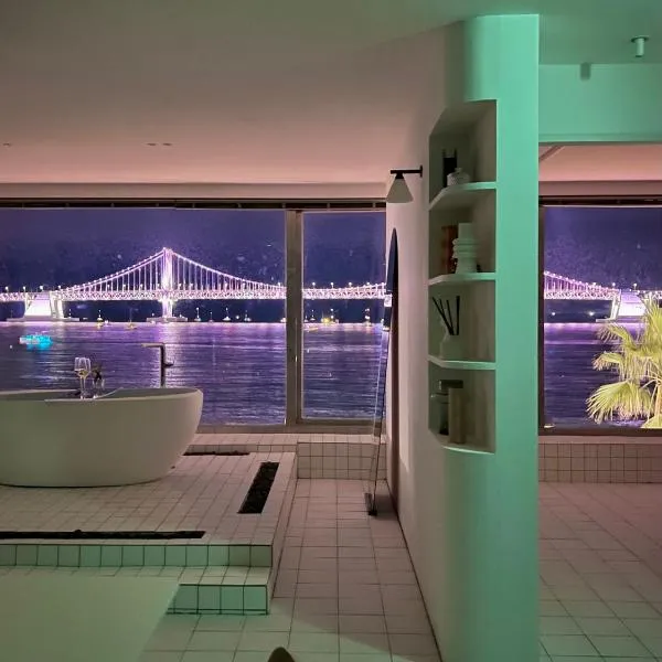 Playa, hotel a Busan