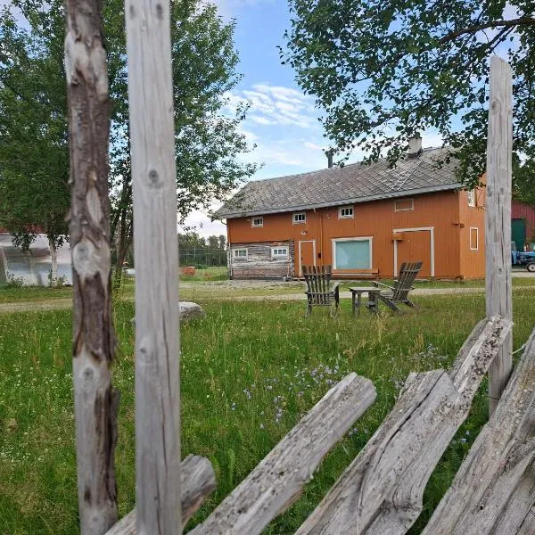 Leilighet i stall fra 1800-tallet, Hotel in Os