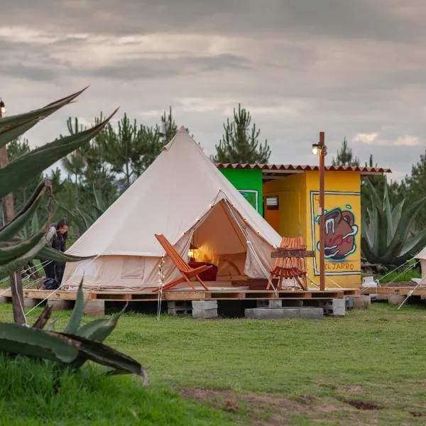 Glamping Octli - Santuario de las Luciernagas X NANTLI LIVING, ξενοδοχείο σε Nanacamilpa