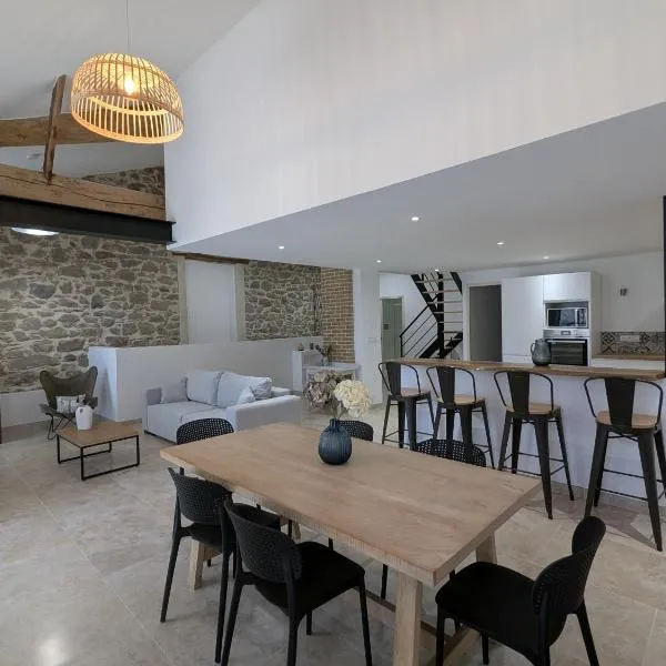 La Remise loft de caractère et grand garage, hotel in Collobrières