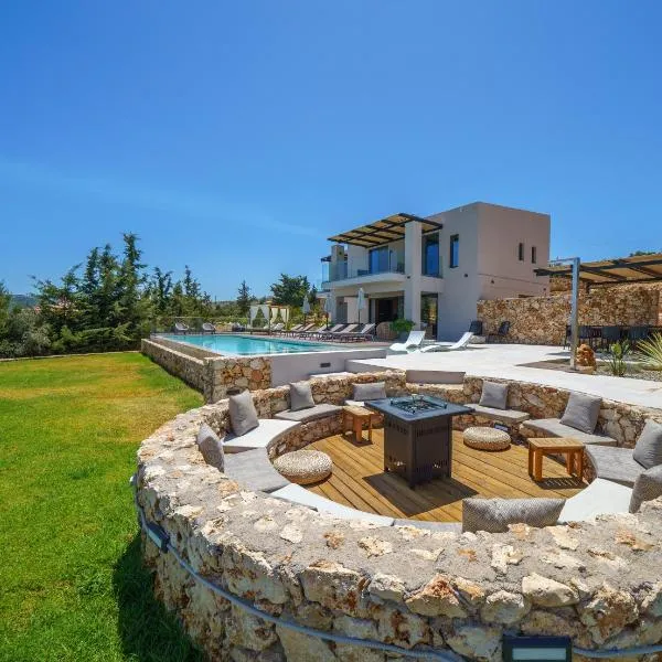 In Vivo Villa - Breathtaking View -90sqm Heated Infinity Pool, hotel en Áyios Pávlos