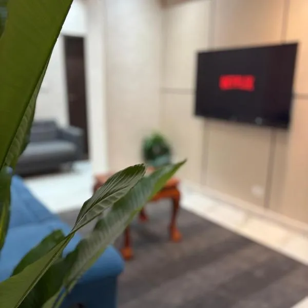 Luxury 2-BDR Cozy apartment in EL-Zamalek Island, hotel no Cairo