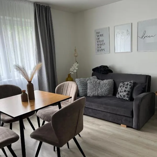 Suuremõisa Holiday Apartment with Sauna, hotel in Suuremõisa