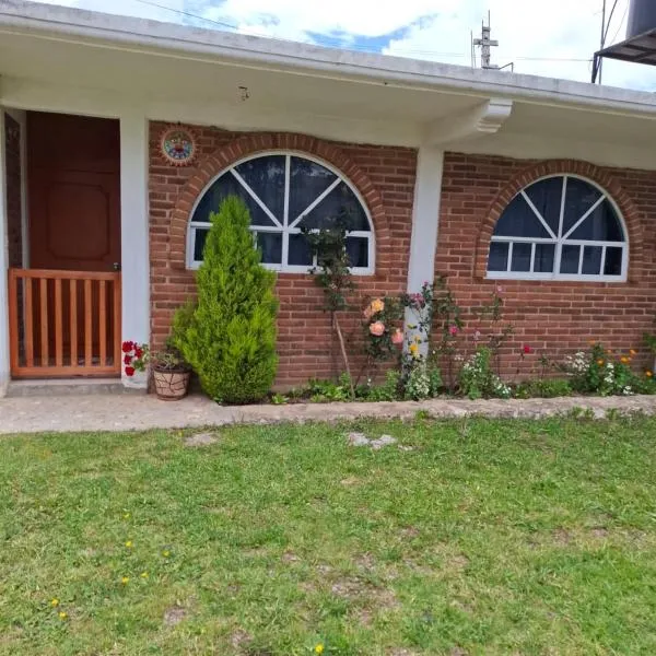Hospedaje Migue y Cata y Centro Holístico Kuatlicue, hotel in Chignahuapan
