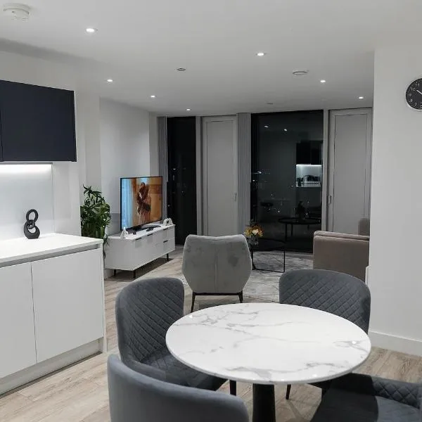 Modern 2 Bed Penthouse with Stunning views in Manchester City Center，位于曼彻斯特的酒店