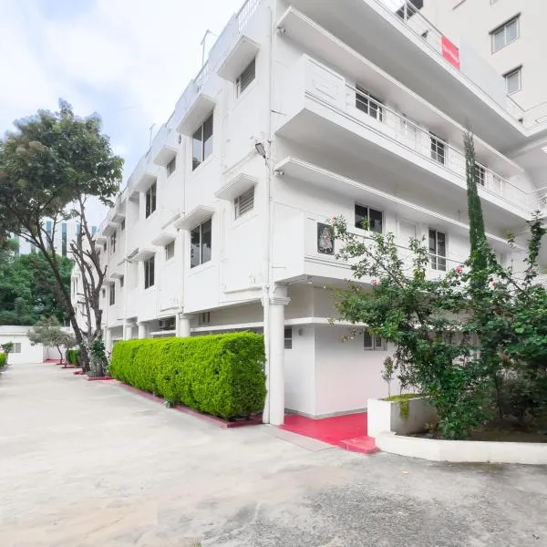 The Pinnacle - Electronic City, hotel in Bangalore
