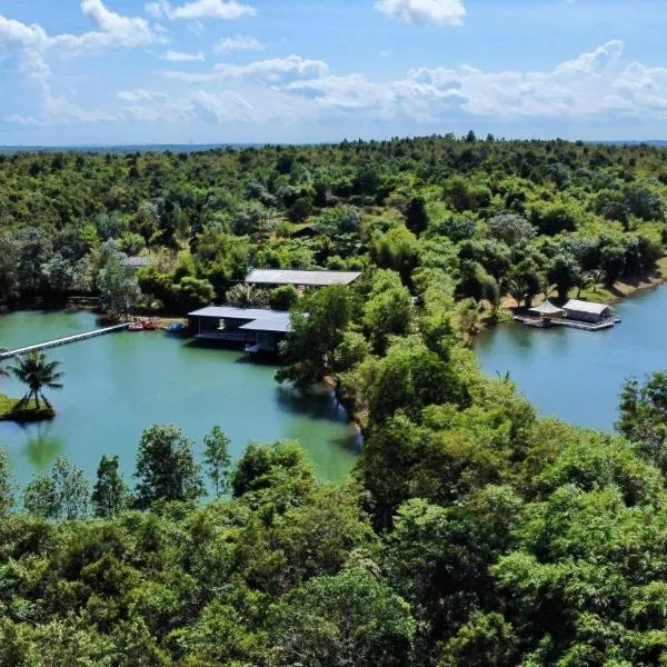 "D'BAMBOO KAMP" Desa Wisata Ekang, hotel v destinaci Lagoi