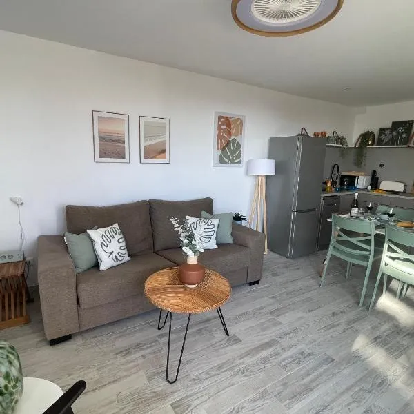 Apartamerica 471, Gartenwohnung, Pool, 150 M zum Strand, Las Americas, ξενοδοχείο σε Costa de Adeje