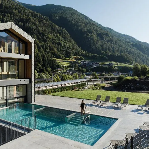 Monroc Hotel, hotel in Commezzadura