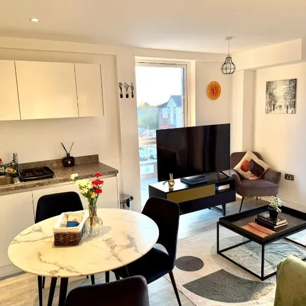 MCR 1BR Getaway with Rooftop Access & Prime Location, hotel in Manchester