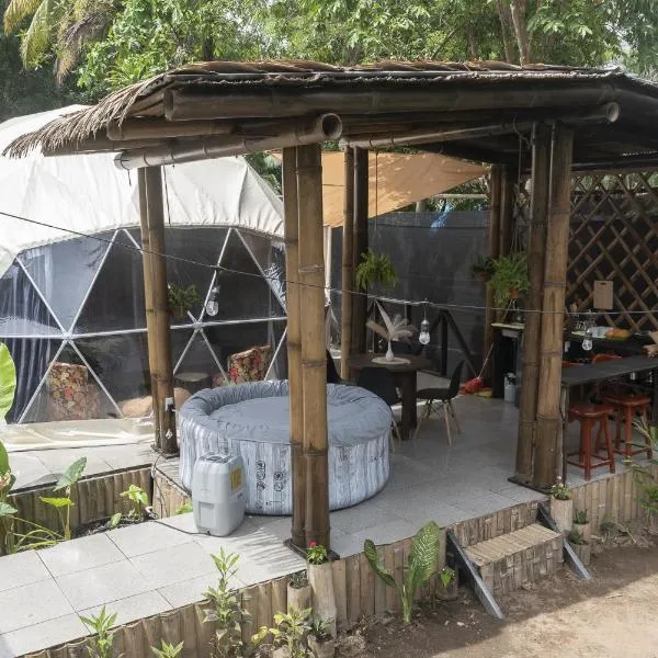 Bambuk Bio Dome Uvita beach front, hotel a Uvita