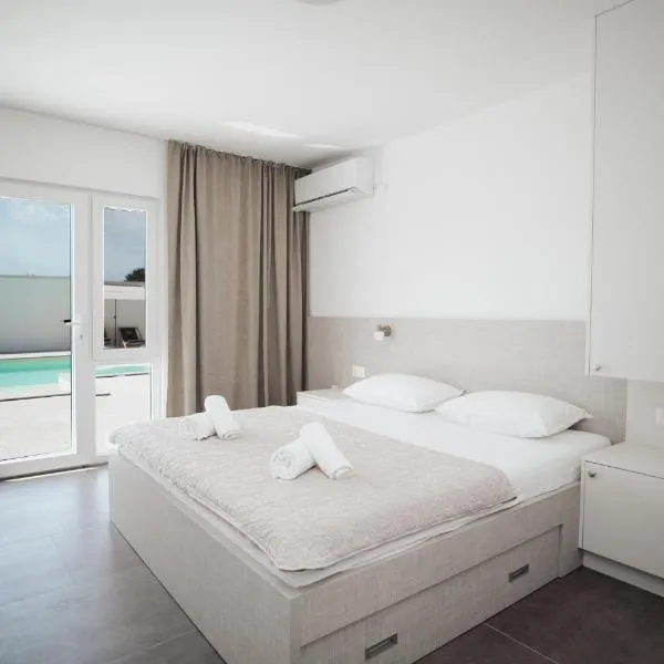 Villa Apartments Blanco、ラクタシのホテル