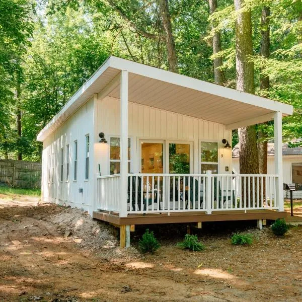 Arbutus Lake Retreat, hotel in Traverse City