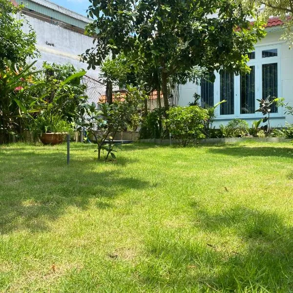 Phòng View sân vườn-hồ bơi, hotel en Ấp Phú Khương