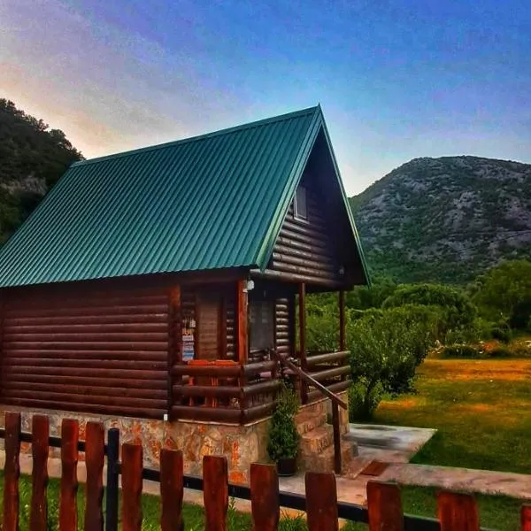 Woodhouse Maja, hotel v destinaci Virpazar