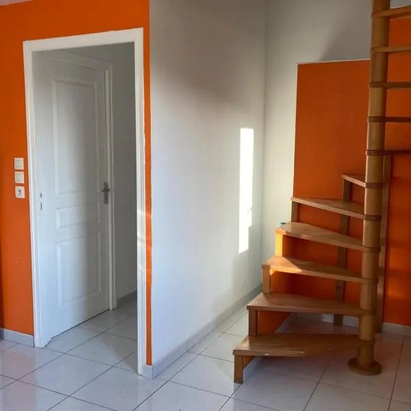 super appartement, hotel in Bouguenais
