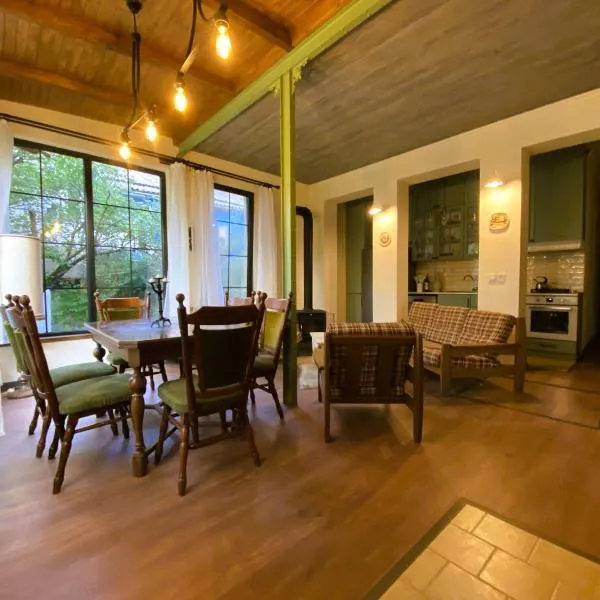 Wonderwood Borjomi Provencal, hotel en Borjomi