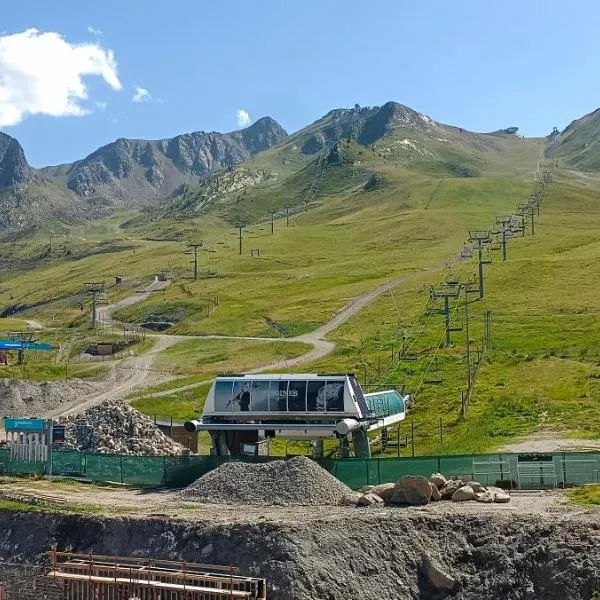 Maia 3C a Pie de Pistas con garaje incluido, ξενοδοχείο σε Pas de la Casa