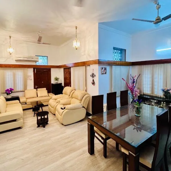 AHA Luxury Villa - 3BR Retreat in Central Udaipur, hotell sihtkohas Udaipur